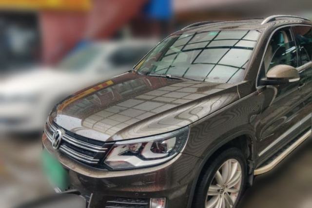 Ojetý Volkswagen Tiguan 2013 2.0 TSI Automatic All-Wheel-Drive Flagship Edition