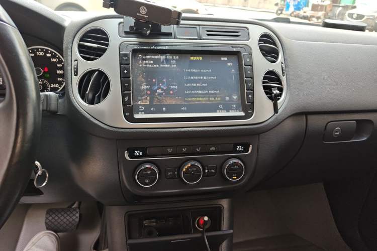 Used Volkswagen Tiguan 2013 1.8TSI Automatic All-Wheel-Drive Comfort Edition Audio And AC Panel