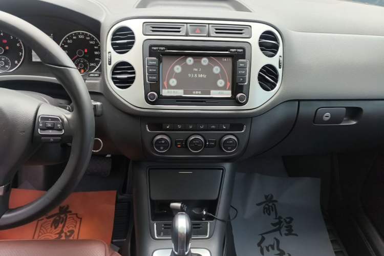 Used Volkswagen Tiguan 2013 1.8TSI Automatic Two-Wheel Drive Luxury Model Audio And AC Panel