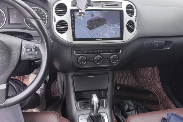 Used Volkswagen Tiguan 2013 1.8TSI Automatic All-Wheel-Drive Comfort Edition Audio And AC Panel