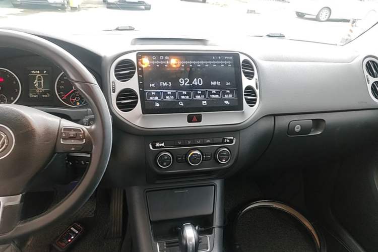 Used Volkswagen Tiguan 2013 1.8 TSI Automatic Two-Wheel Drive Comfort Edition Audio And AC Panel