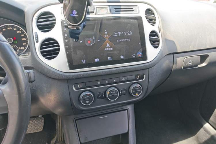 Used Volkswagen Tiguan 2013 1.8 TSI Automatic Two-Wheel Drive Comfort Edition Audio And AC Panel