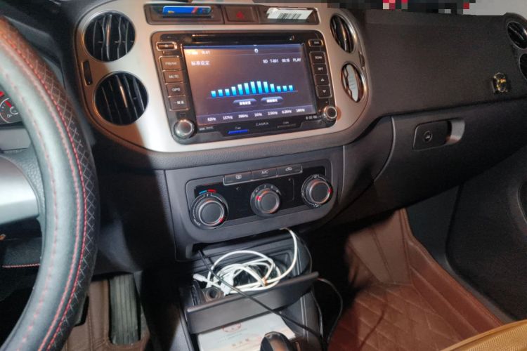 Used Volkswagen Tiguan 2013 1.8TSI Automatic Two-Wheel Drive Trend Edition Audio And AC Panel