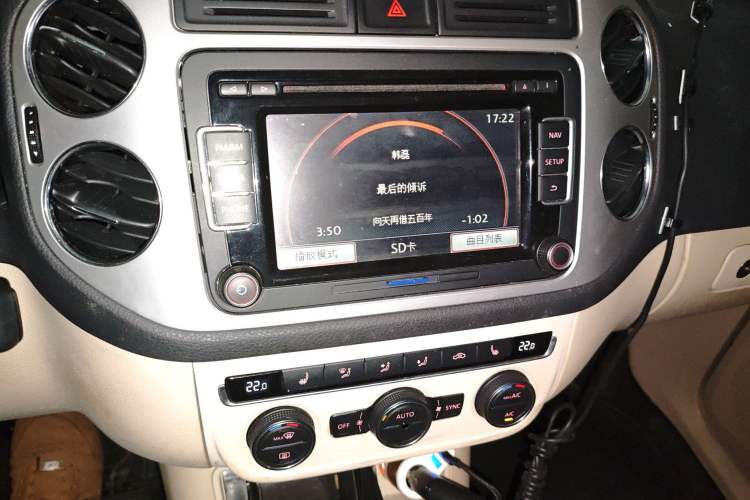 Used Volkswagen Tiguan 2013 1.8TSI Automatic Two-Wheel Drive Luxury Model Audio And AC Panel