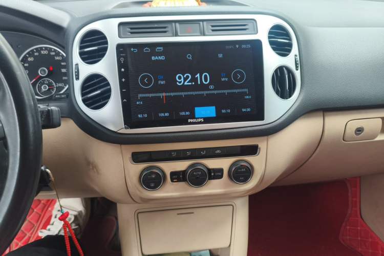 Used Volkswagen Tiguan 2013 1.8 TSI Automatic Two-Wheel Drive Comfort Edition Audio And AC Panel