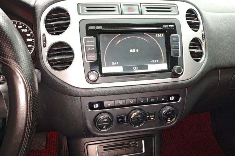 Used Volkswagen Tiguan 2013 1.8TSI Automatic Two-Wheel Drive Luxury Model Audio And AC Panel