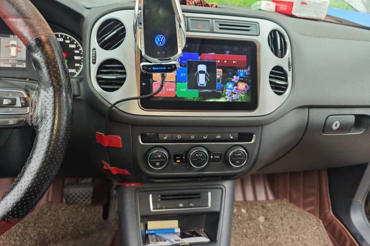 Used Volkswagen Tiguan 2013 2.0 TSI Automatic All-Wheel-Drive Flagship Edition Audio And AC Panel