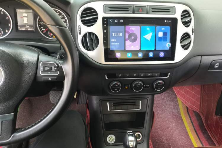 Used Volkswagen Tiguan 2013 1.8 TSI Automatic All-Wheel Drive Luxury Model Audio And AC Panel