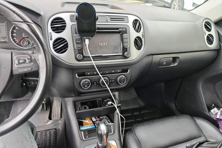 Used Volkswagen Tiguan 2013 1.8 TSI Automatic All-Wheel Drive Luxury Model Audio And AC Panel
