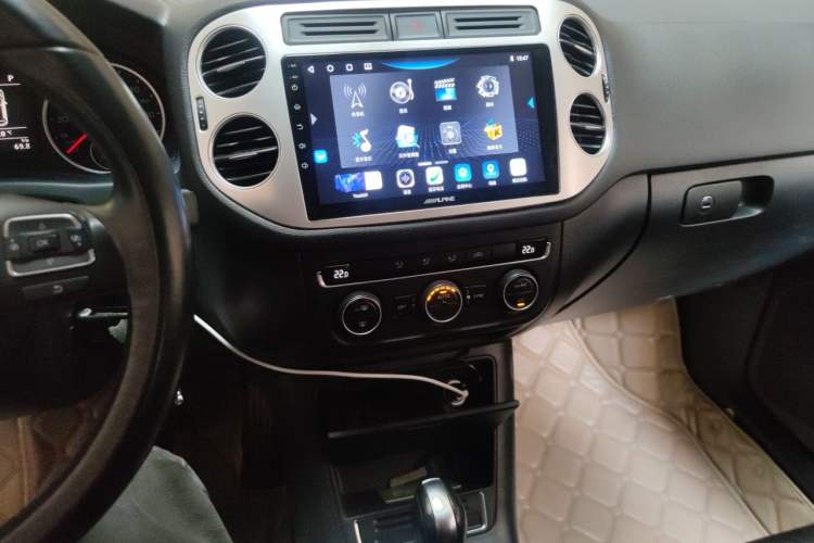 Used Volkswagen Tiguan 2013 1.8TSI Automatic All-Wheel-Drive Comfort Edition Audio And AC Panel