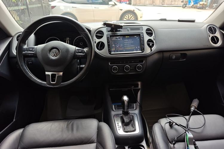 Used Volkswagen Tiguan 2013 1.8TSI Automatic All-Wheel-Drive Comfort Edition Center Console