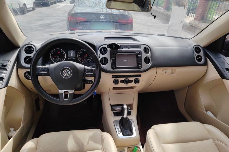 Used Volkswagen Tiguan 2013 1.8TSI Automatic Two-Wheel Drive Luxury Model Center Console