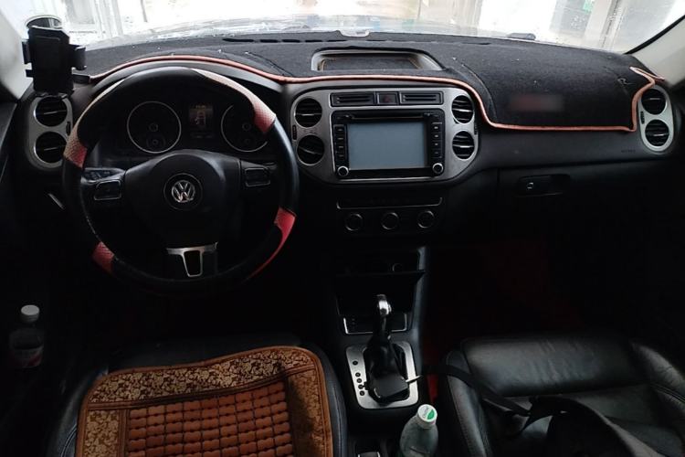 Used Volkswagen Tiguan 2013 1.8 TSI Automatic Two-Wheel Drive Comfort Edition Center Console