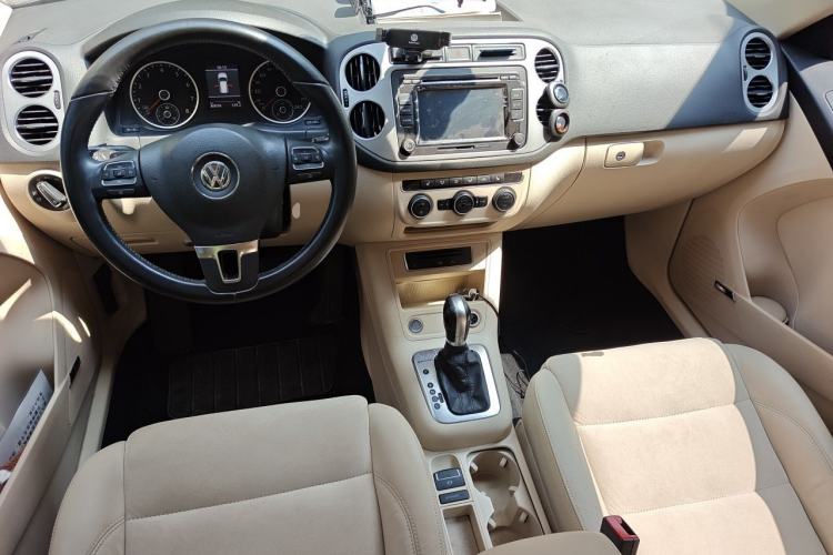 Used Volkswagen Tiguan 2013 2.0 TSI Automatic All-Wheel-Drive Flagship Edition Center Console