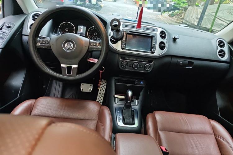 Used Volkswagen Tiguan 2013 1.8TSI Automatic Two-Wheel Drive Luxury Model Center Console