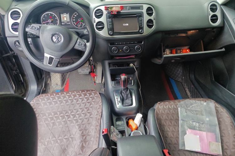 Used Volkswagen Tiguan 2013 2.0 TSI Automatic All-Wheel Drive Luxury Edition Center Console