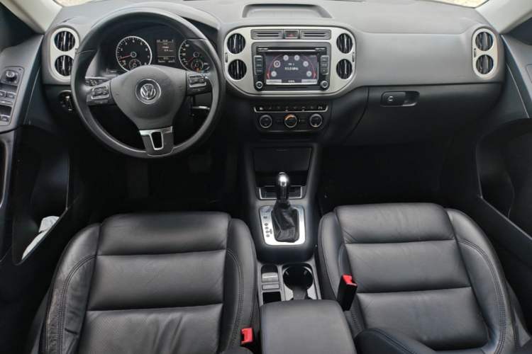 Used Volkswagen Tiguan 2013 1.8 TSI Automatic All-Wheel Drive Luxury Model Center Console