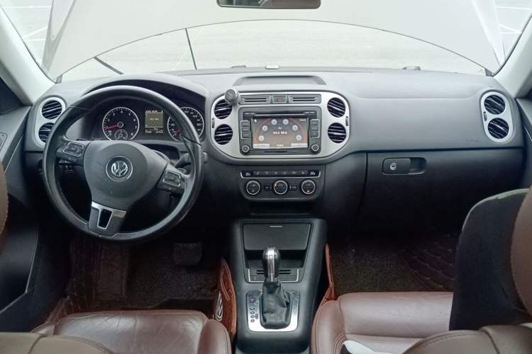 Used Volkswagen Tiguan 2013 1.8TSI Automatic Two-Wheel Drive Luxury Model Center Console