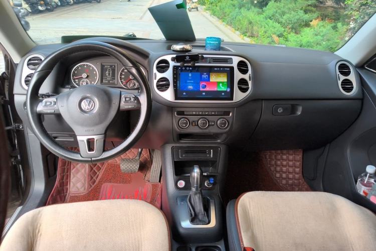Used Volkswagen Tiguan 2013 1.8 TSI Automatic Two-Wheel Drive Comfort Edition Center Console