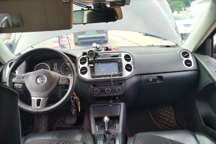 Used Volkswagen Tiguan 2013 1.8 TSI Automatic Two-Wheel Drive Comfort Edition Center Console