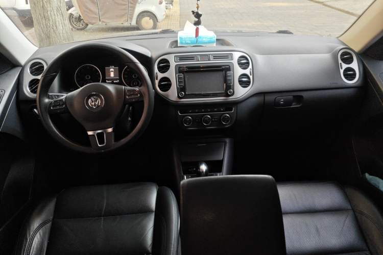 Used Volkswagen Tiguan 2013 1.8TSI Automatic Two-Wheel Drive Luxury Model Center Console