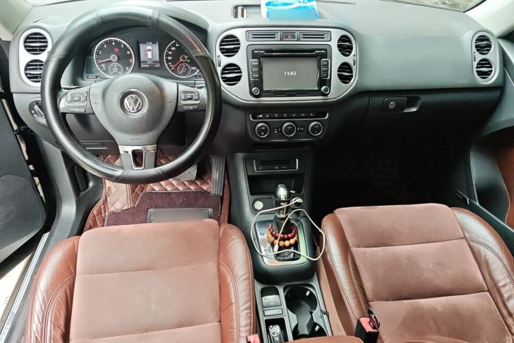 Used Volkswagen Tiguan 2013 2.0 TSI Automatic All-Wheel-Drive Flagship Edition Center Console