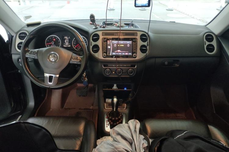 Used Volkswagen Tiguan 2013 1.8 TSI Automatic Two-Wheel Drive Comfort Edition Center Console
