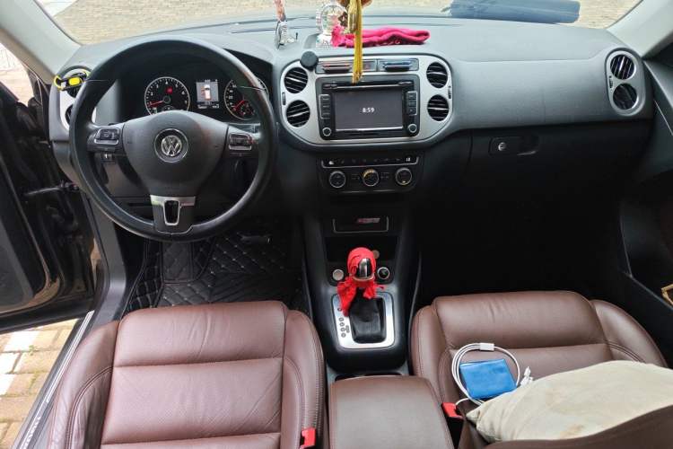 Used Volkswagen Tiguan 2013 1.8TSI Automatic Two-Wheel Drive Luxury Model Center Console