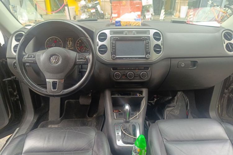 Used Volkswagen Tiguan 2013 1.8TSI Automatic All-Wheel-Drive Comfort Edition Center Console