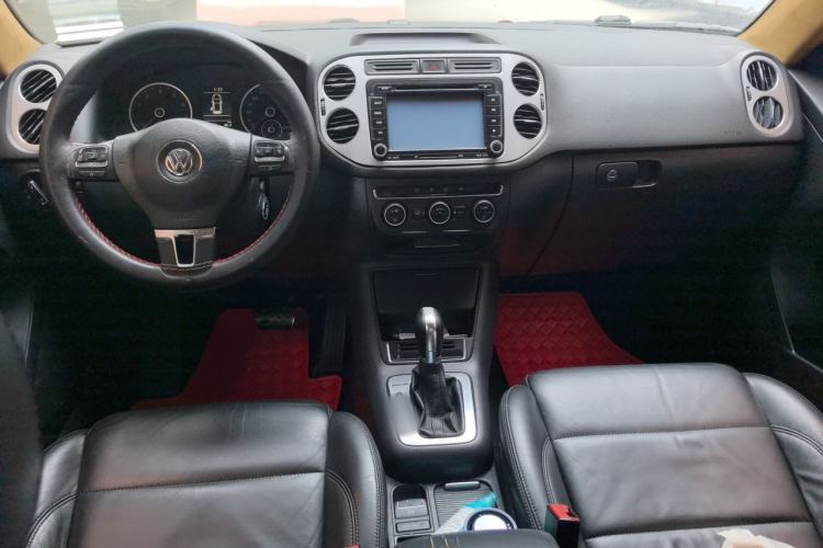 Used Volkswagen Tiguan 2013 1.8TSI Automatic All-Wheel-Drive Comfort Edition Center Console