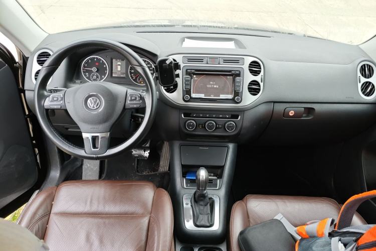 Used Volkswagen Tiguan 2013 1.8 TSI Automatic All-Wheel Drive Luxury Model Center Console