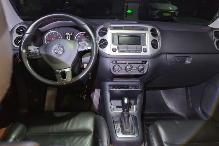 Used Volkswagen Tiguan 2013 1.8 TSI Automatic Two-Wheel Drive Comfort Edition Center Console