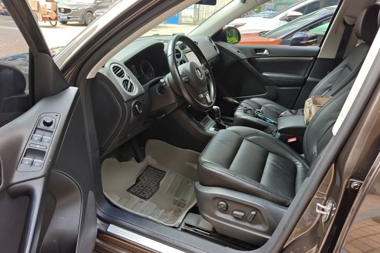 Used Volkswagen Tiguan 2013 1.8TSI Automatic All-Wheel-Drive Comfort Edition Driver Seat