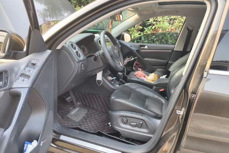 Used Volkswagen Tiguan 2013 2.0 TSI Automatic All-Wheel-Drive Flagship Edition Driver Seat