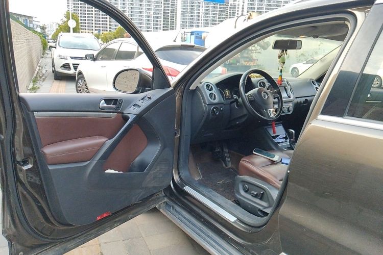 Used Volkswagen Tiguan 2013 1.8 TSI Automatic All-Wheel Drive Luxury Model Driver Seat