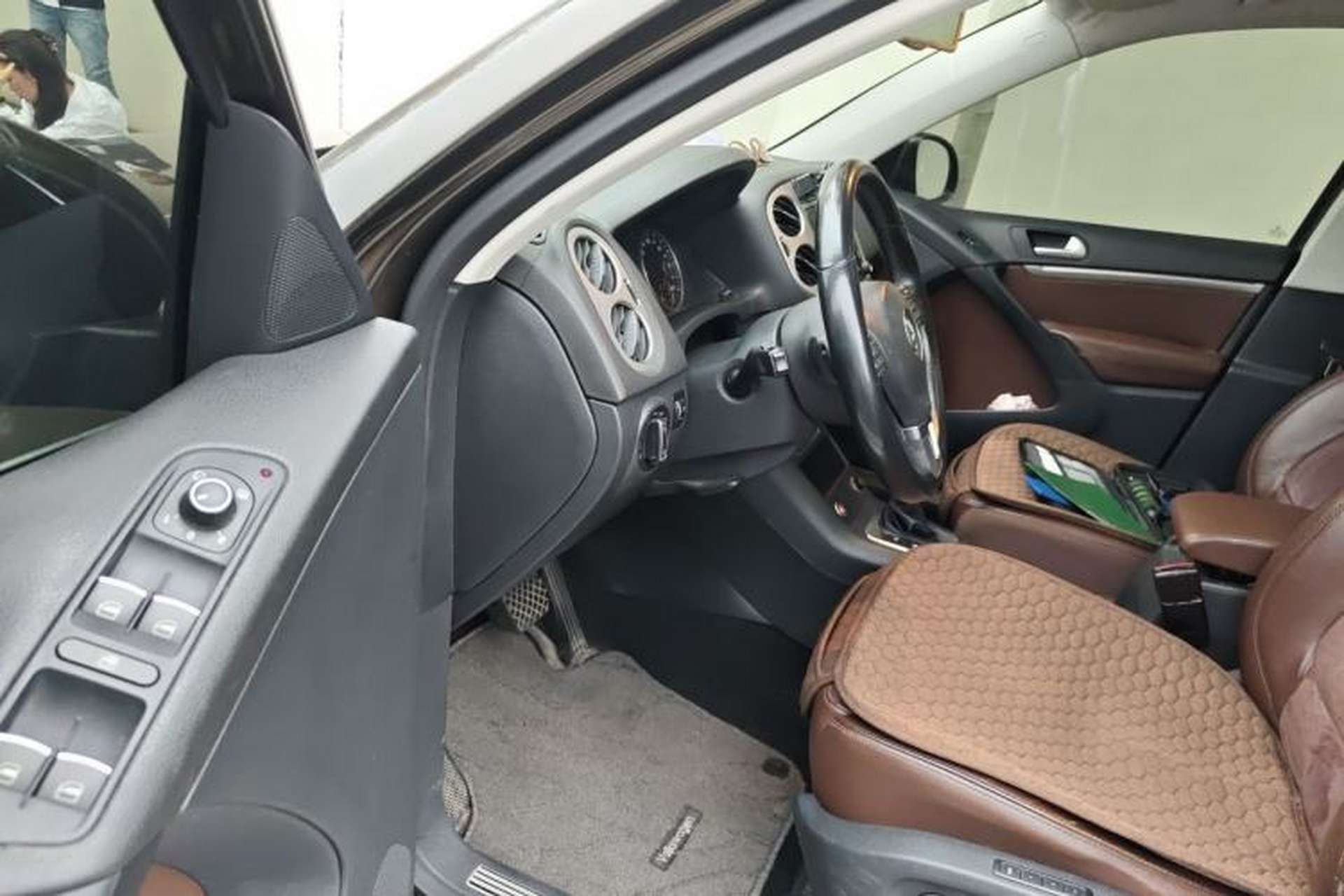 Used Volkswagen Tiguan 2013 2.0 TSI Automatic All-Wheel-Drive Flagship Edition Driver Seat