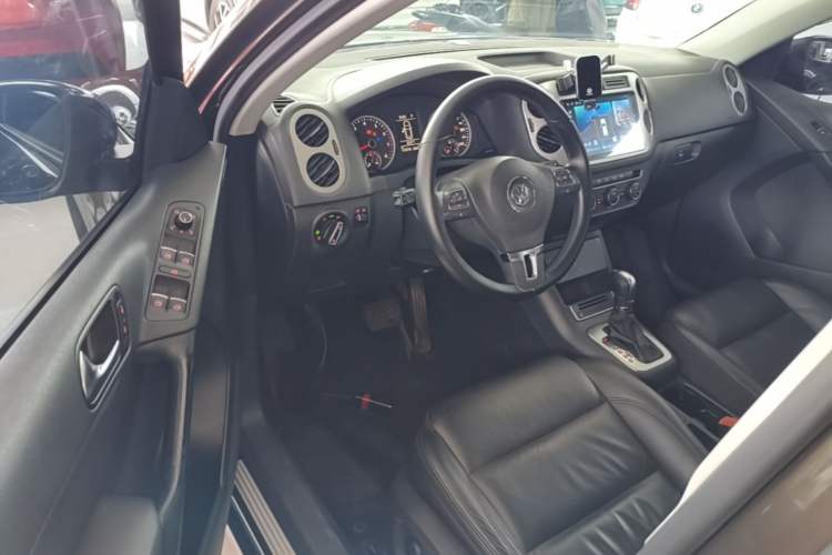 Used Volkswagen Tiguan 2013 1.8 TSI Automatic Two-Wheel Drive Comfort Edition Driver Seat