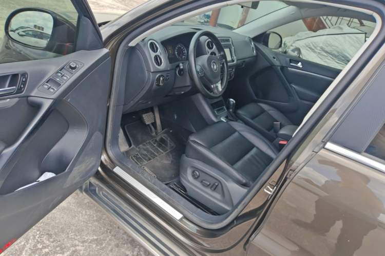 Used Volkswagen Tiguan 2013 1.8 TSI Automatic All-Wheel Drive Luxury Model Driver Seat