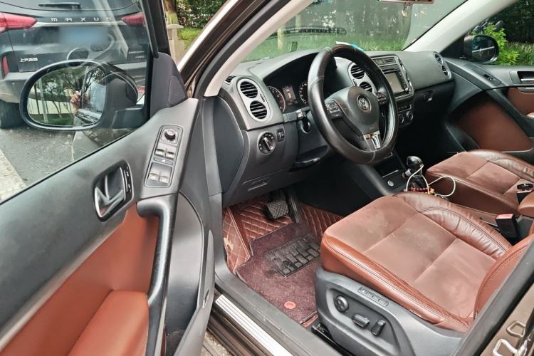 Used Volkswagen Tiguan 2013 2.0 TSI Automatic All-Wheel-Drive Flagship Edition Driver Seat