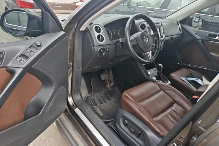 Used Volkswagen Tiguan 2013 1.8 TSI Automatic All-Wheel Drive Luxury Model Driver Seat