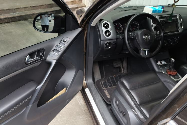 Used Volkswagen Tiguan 2013 1.8 TSI Automatic All-Wheel Drive Luxury Model Driver Seat