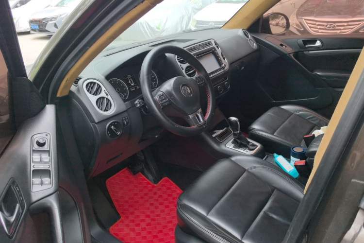 Used Volkswagen Tiguan 2013 1.8TSI Automatic All-Wheel-Drive Comfort Edition Driver Seat