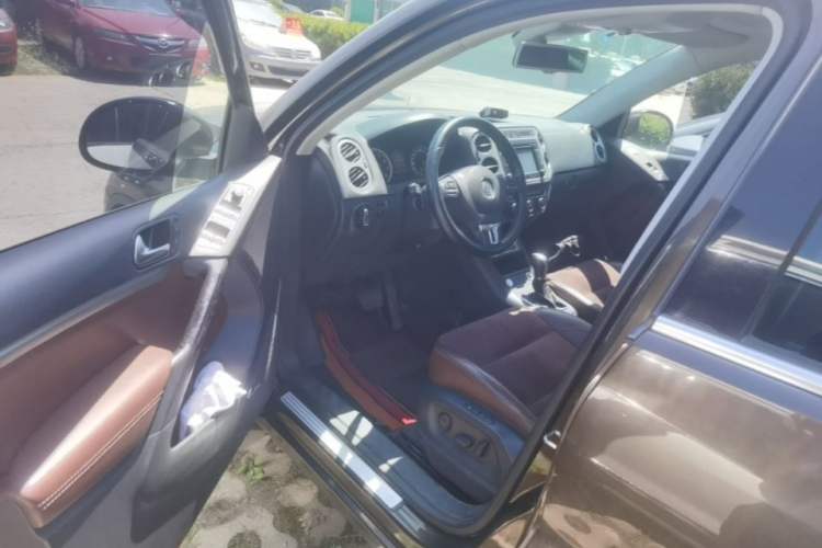Used Volkswagen Tiguan 2013 2.0 TSI Automatic All-Wheel-Drive Flagship Edition Driver Seat