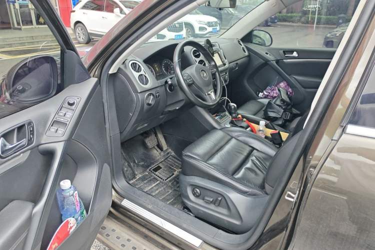 Used Volkswagen Tiguan 2013 1.8 TSI Automatic All-Wheel Drive Luxury Model Driver Seat