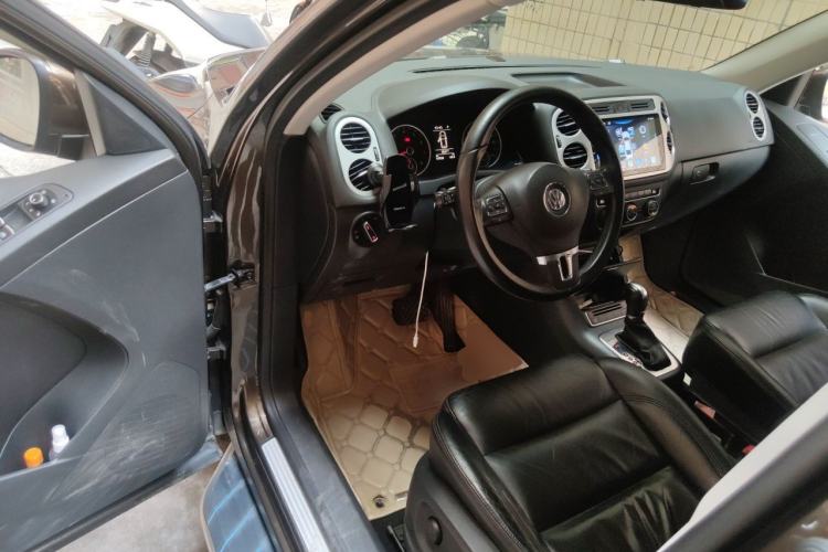 Used Volkswagen Tiguan 2013 1.8TSI Automatic All-Wheel-Drive Comfort Edition Driver Seat