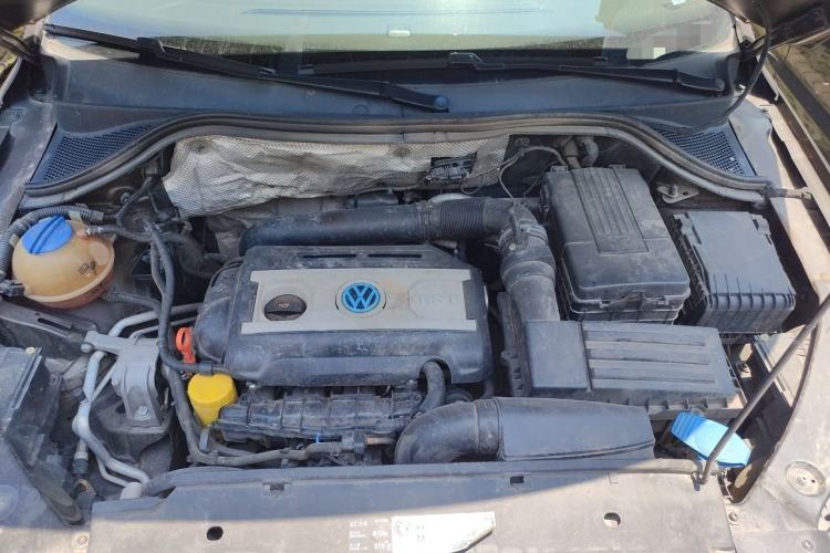 Used Volkswagen Tiguan 2013 2.0 TSI Automatic All-Wheel-Drive Flagship Edition Engine Bay