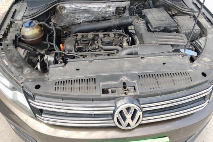 Used Volkswagen Tiguan 2013 2.0 TSI Automatic All-Wheel Drive Luxury Edition Engine Bay