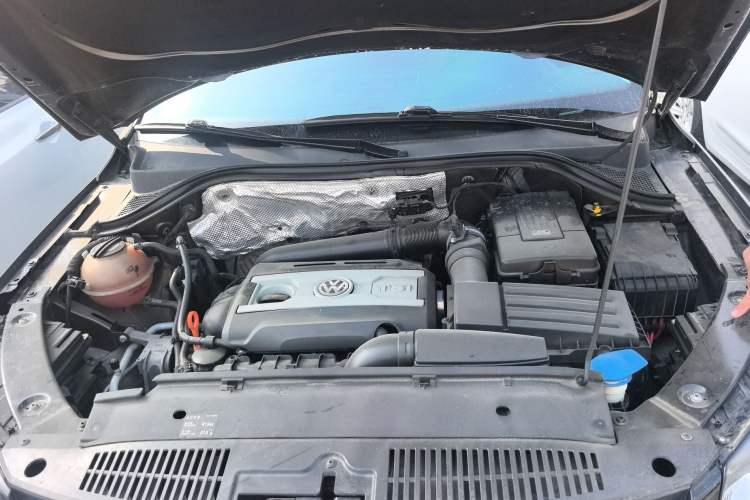 Used Volkswagen Tiguan 2013 1.8TSI Automatic Two-Wheel Drive Luxury Model Engine Bay