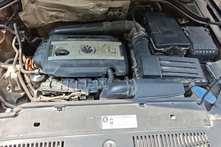 Used Volkswagen Tiguan 2013 2.0 TSI Automatic All-Wheel-Drive Flagship Edition Engine Bay