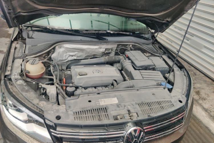 Used Volkswagen Tiguan 2013 2.0 TSI Automatic All-Wheel-Drive Flagship Edition Engine Bay